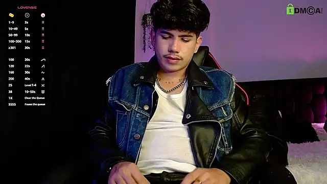 Snapshot of LyleBennett_ chatting on September 9, 12:59 pm LyleBennett online show from September 9, 12:59 pm