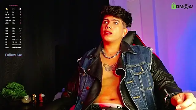 Snapshot of LyleBennett_ chatting on October 14, 1:56 pm LyleBennett online show from October 14, 1:56 pm