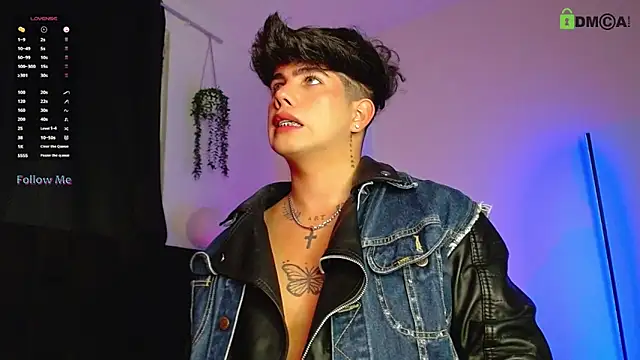 Snapshot of LyleBennett_ chatting on October 17, 12:41 pm LyleBennett online show from October 17, 12:41 pm