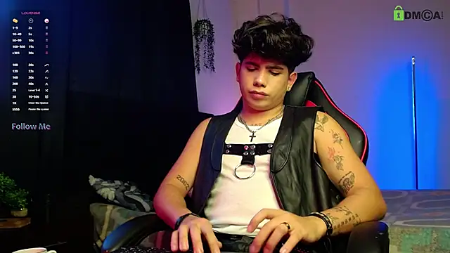 Snapshot of LyleBennett_ chatting on November 5, 11:54 am LyleBennett online show from November 5, 11:54 am