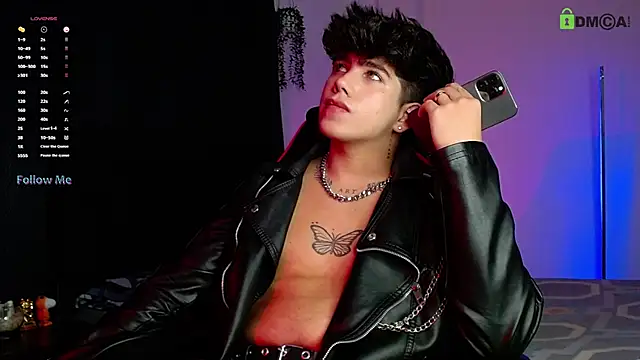 Snapshot of LyleBennett_ chatting on November 10, 11:42 am LyleBennett online show from November 10, 11:42 am