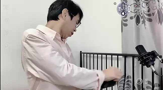 Snapshot of TGH521 chatting on January 3, 2:54 am TGH521 online show from January 3, 2:54 am