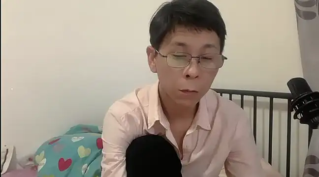 Snapshot of TGH521 chatting on January 9, 1:24 pm TGH521 online show from January 9, 1:24 pm