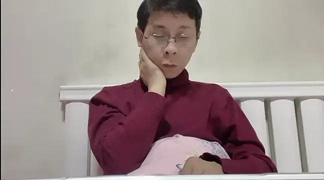 Snapshot of TGH521 chatting on January 18, 2:02 pm TGH521 online show from January 18, 2:02 pm