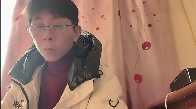 Snapshot of TGH521 chatting on January 20, 3:15 am TGH521 online show from January 20, 3:15 am