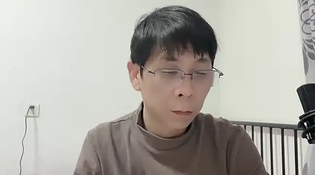 Snapshot of TGH521 chatting on February 12, 12:44 pm TGH521 online show from February 12, 12:44 pm