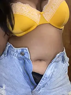 Snapshot of Doodhwaali chatting on March 16, 3:39 pm Doodhwaali online show from March 16, 3:39 pm