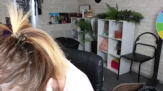 Nika Kitten online show from March 23, 10:30 am