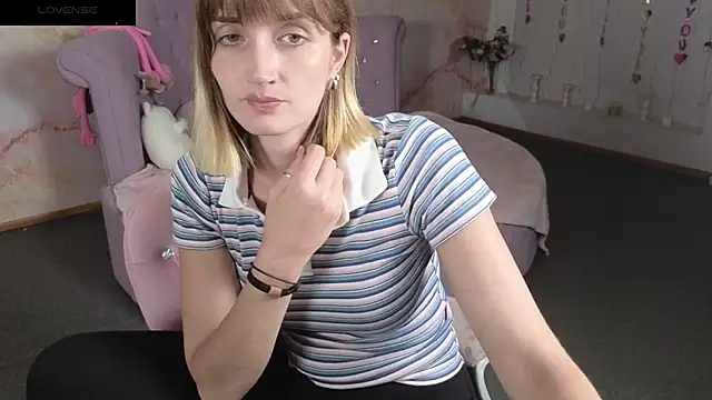 Nika Kitten online show from June 4, 6:30 am