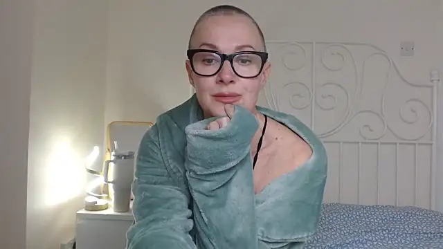 Snapshot of ELEGANT-ARIA36 chatting on February 6, 5:16 pm ELEGANT-ARIA36 online show from February 6, 5:16 pm