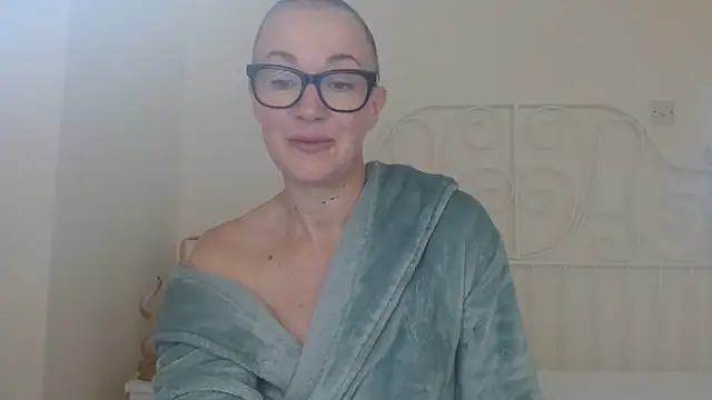 Snapshot of ELEGANT-ARIA36 chatting on June 11, 7:28 am ELEGANT-ARIA36 online show from June 11, 7:28 am