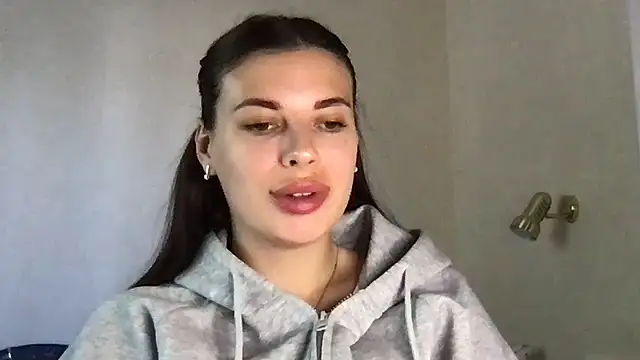 MoonriseGoddess online show from May 3, 10:21 am