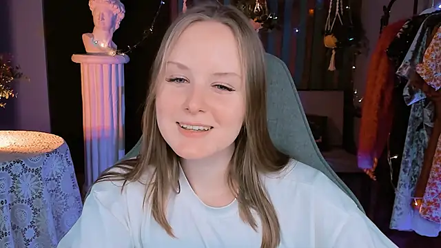 VivienLeeigh online show from December 28, 10:13 pm