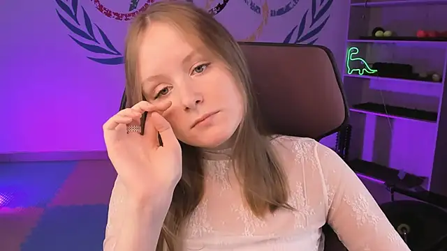 VivienLeeigh online show from February 6, 4:14 pm