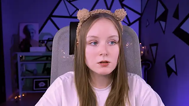 VivienLeeigh online show from February 13, 7:21 pm