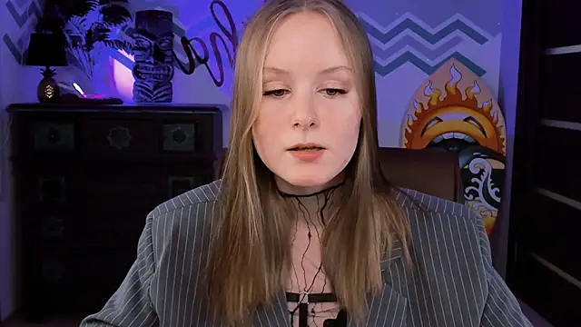 VivienLeeigh online show from February 23, 3:18 pm