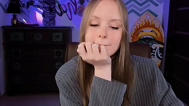 VivienLeeigh online show from February 23, 6:23 pm