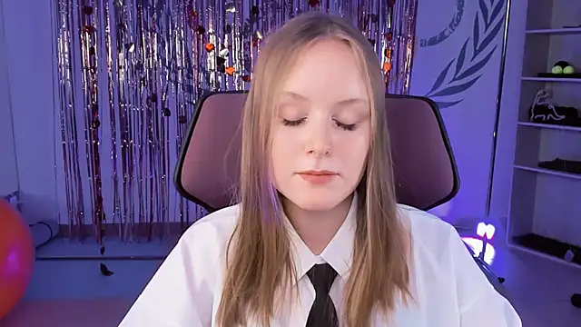 VivienLeeigh online show from March 7, 8:22 pm