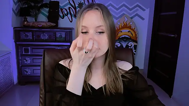 VivienLeeigh online show from March 12, 7:28 pm