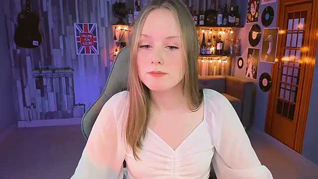 VivienLeeigh online show from March 18, 7:20 pm