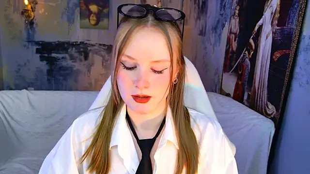 VivienLeeigh online show from March 29, 5:07 am