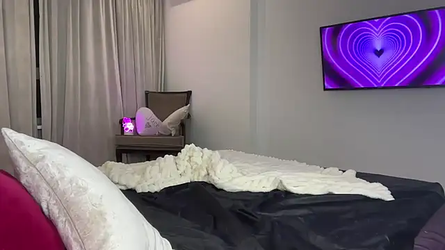 Snapshot of little_fox_alisa chatting on March 19, 12:15 am little fox alisa online show from March 19, 12:15 am