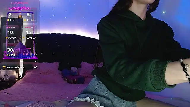 holy juli online show from March 4, 6:15 am