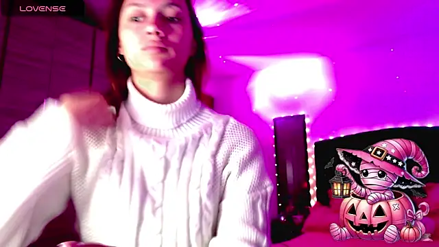 holy juli online show from October 26, 3:34 am