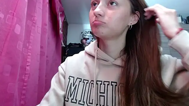 holy juli online show from March 3, 3:34 am