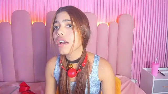 Snapshot of KellyOlsenbe chatting on January 24, 5:31 am KellyOlsenbe online show from January 24, 5:31 am