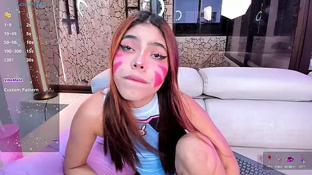 Snapshot of KellyOlsenbe chatting on February 2, 8:30 pm KellyOlsenbe online show from February 2, 8:30 pm