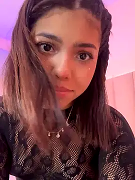 Snapshot of KellyOlsenbe chatting on December 14, 8:35 pm KellyOlsenbe online show from December 14, 8:35 pm