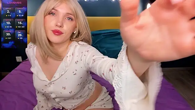 Fluffy Monica online show from February 4, 1:34 am