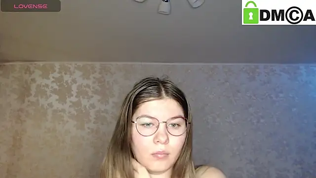 Snapshot of holy_michela chatting on December 5, 2:31 am holy michela online show from December 5, 2:31 am