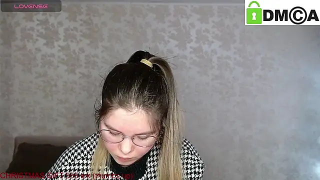 Snapshot of holy_michela chatting on December 24, 9:50 am holy michela online show from December 24, 9:50 am