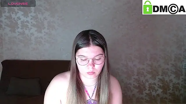 Snapshot of holy_michela chatting on February 24, 5:43 am holy michela online show from February 24, 5:43 am