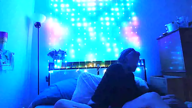 onlym4m online show from December 17, 1:38 pm