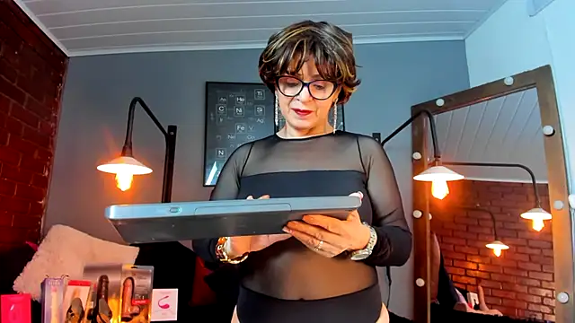 Samantha mature56 online show from March 13, 2:18 am