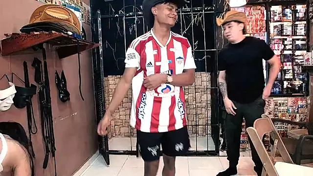 Snapshot of universityhet chatting on January 13, 7:31 pm universityhet online show from January 13, 7:31 pm