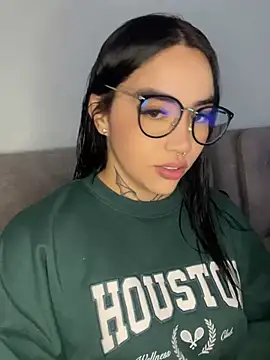 Nickiiiii online show from February 7, 4:59 am