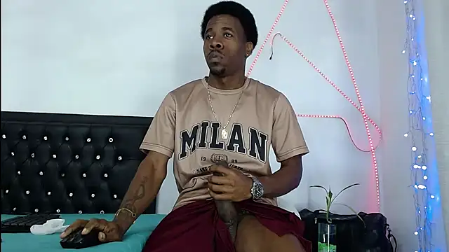 Snapshot of Damian_hart_24CM chatting on June 18, 9:58 am Damian hart 24CM online show from June 18, 9:58 am