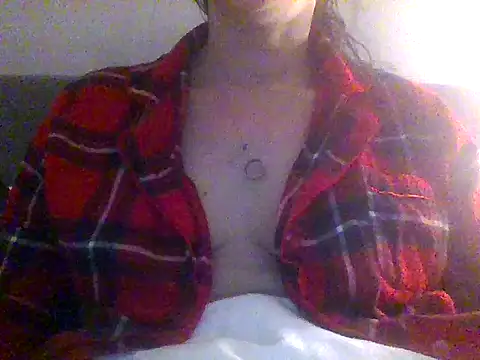 Snapshot of Fiesty_findom40 chatting on December 12, 7:15 pm Fiesty findom40 online show from December 12, 7:15 pm