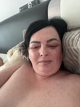 Amandamuller1982 online show from February 17, 7:37 am