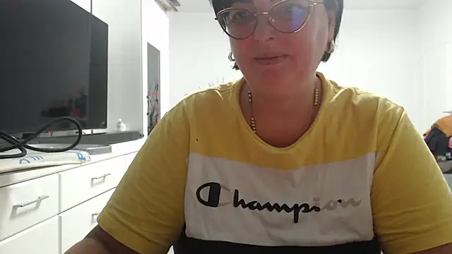 Amandamuller1982 online show from October 14, 8:42 pm