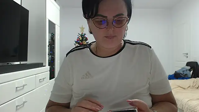 Amandamuller1982 online show from December 19, 8:16 pm