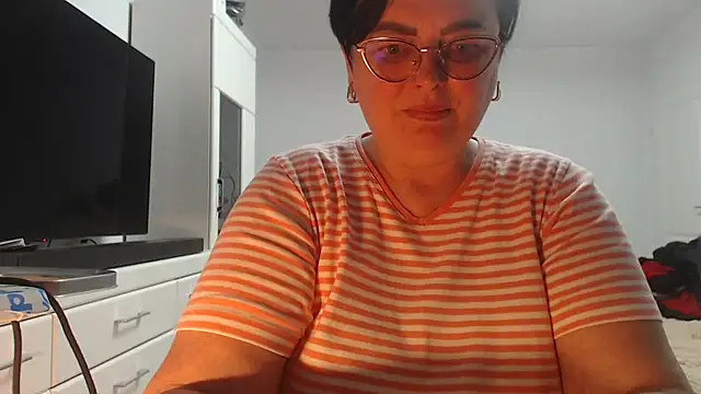 Amandamuller1982 online show from March 30, 8:43 pm