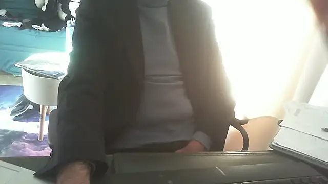 Snapshot of shyfrenchcock1 chatting on December 16, 8:52 am shyfrenchcock1 online show from December 16, 8:52 am