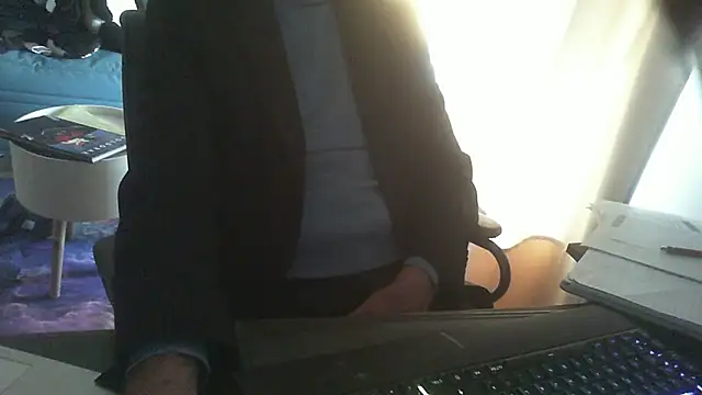 Snapshot of shyfrenchcock1 chatting on December 16, 2:38 pm shyfrenchcock1 online show from December 16, 2:38 pm