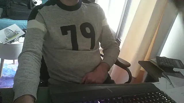 Snapshot of shyfrenchcock1 chatting on February 8, 3:31 pm shyfrenchcock1 online show from February 8, 3:31 pm