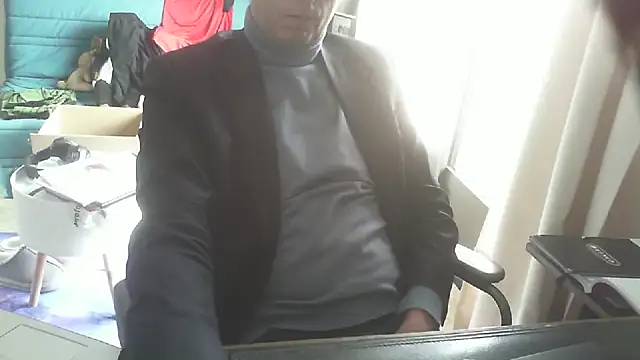 Snapshot of shyfrenchcock1 chatting on March 10, 1:10 pm shyfrenchcock1 online show from March 10, 1:10 pm